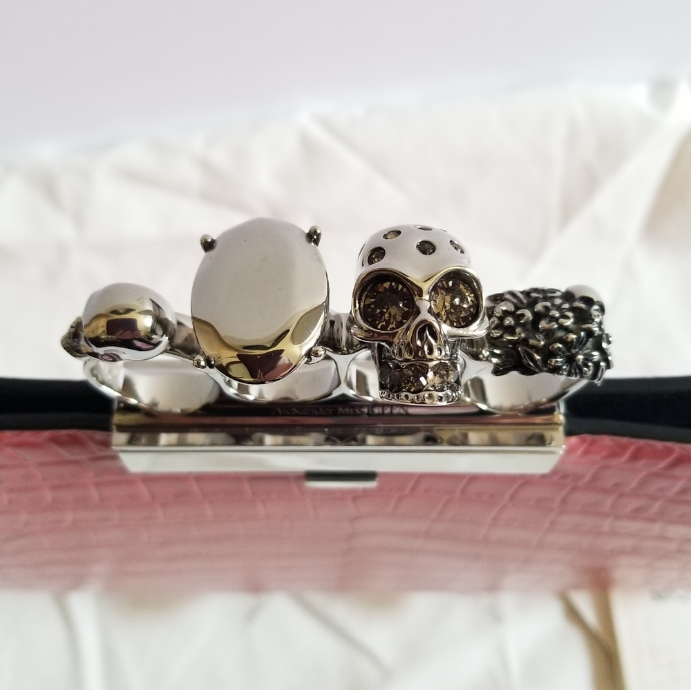 Alexander McQueen Skull Four-Ring Croc-Embossed Leather Clutch Pink - Picture 9 of 13
